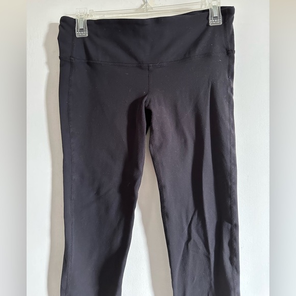 Athleta Black Cropped Capri Athletic Running Activewear Leggings size Medium EUC - Picture 2 of 8